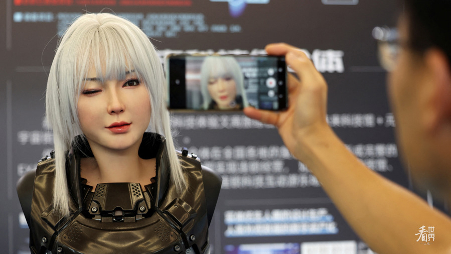 トーイマーケットATC入場 鉄人28号 熊谷本店 WALKING ROBOT Watch: China Showcases Boxing, Mahjong Robots At WAIC 2025